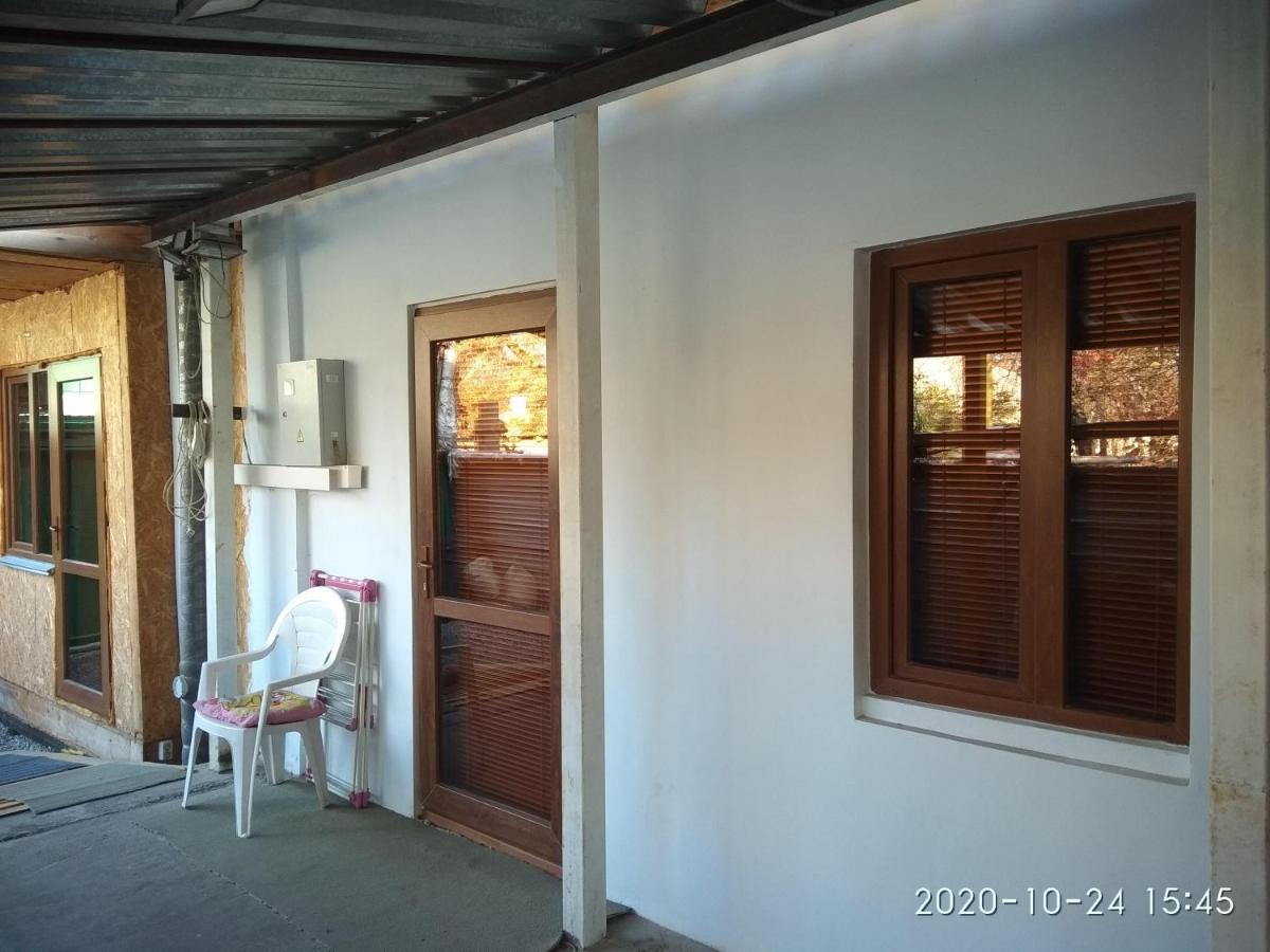 Apartment In A Guest House Almatý Exterior foto